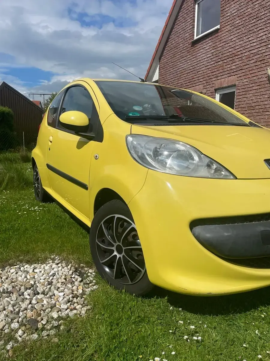 Gebraucht Peugeot 107 68 PS (50 kW) 2006 Gelb Kleinwagen