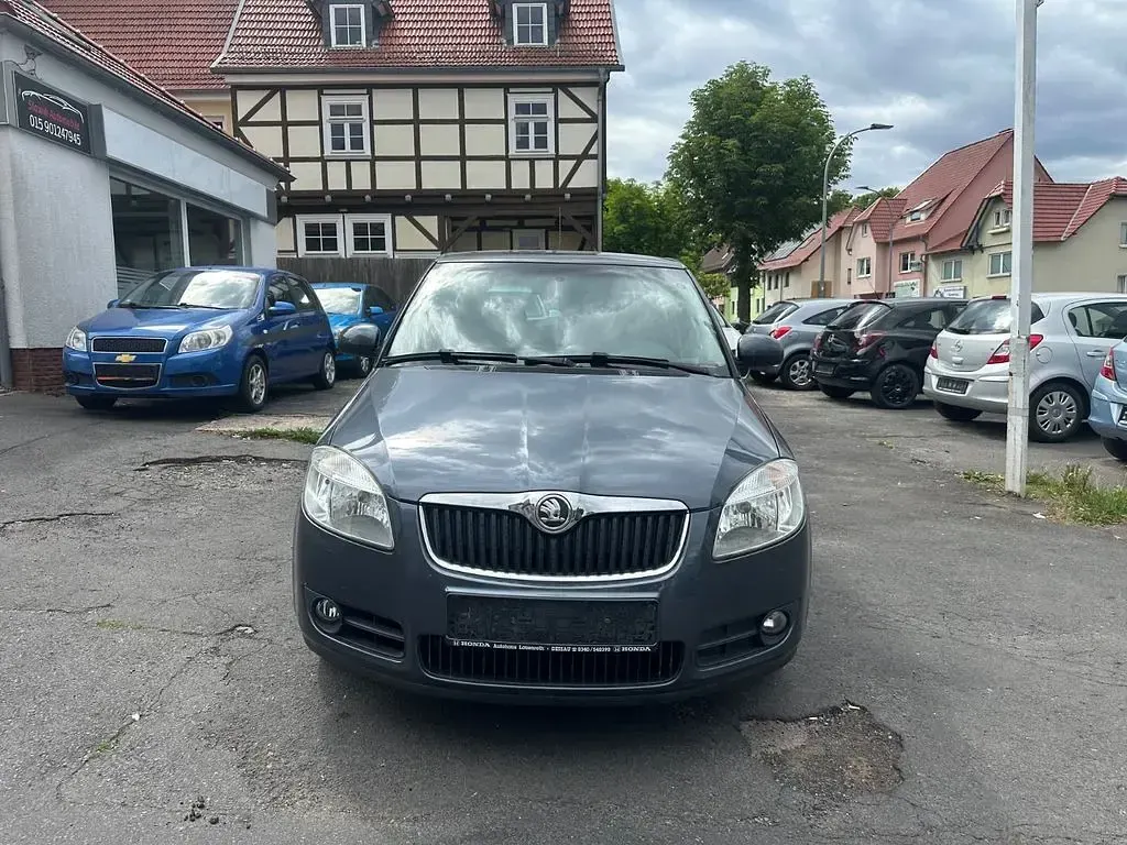 Gebraucht Skoda Fabia Ambiente 70 PS (51 kW) 2009 Grau Limousine