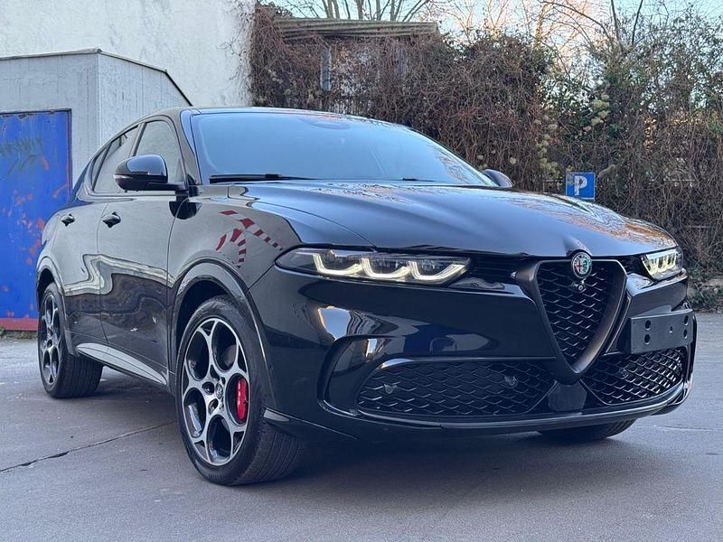 Schwarz Gebraucht 2022 Alfa Romeo Tonale Veloce SUV | 26.990 € (Fairer Preis) - Bild 1/4