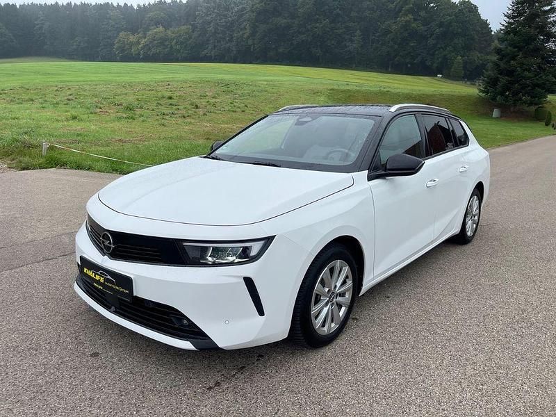 Weiß Gebraucht 2023 Opel Astra Business Elegance Kombi | 18.999 € (Fairer Preis) - Bild 1/4