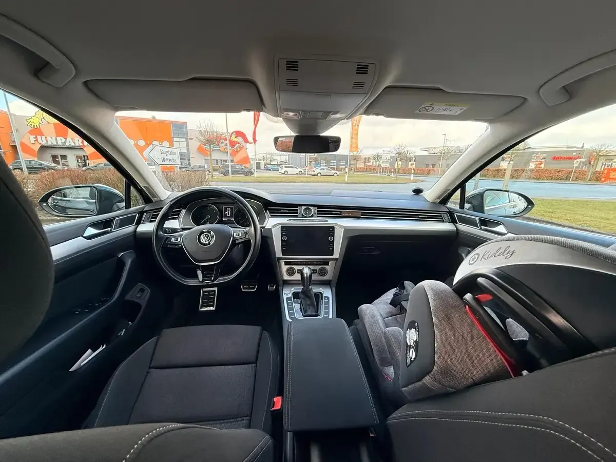 Gebraucht VW Passat 150 PS (110 kW) 2018 Grau Kombi