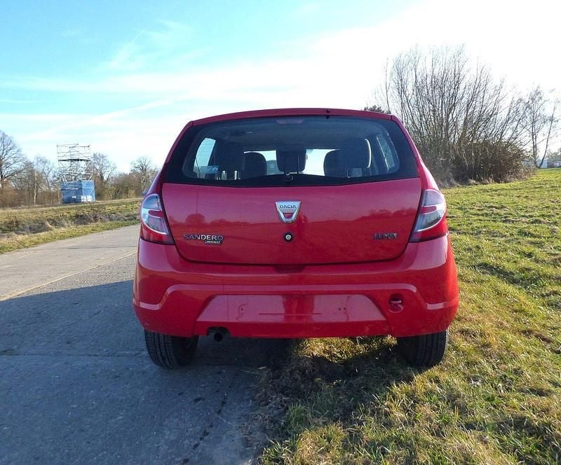 Gebraucht Dacia Sandero 75 PS (55 kW) 2009 Rot Kleinwagen