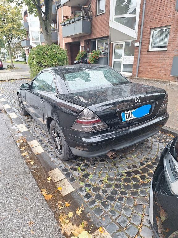 Schwarz Gebraucht 1999 Mercedes SLK200 Cabrio | 2.700 € (Fairer Preis) - Bild 1/4