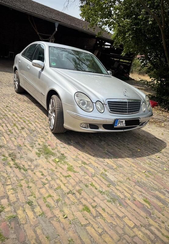 Gebraucht 2003 Mercedes E220 Limousine | 3.000 € (Guter Preis) - Bild 1/4