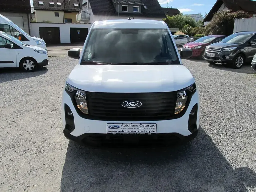 Gebraucht Ford Courier Trend 101 PS (74 kW) 2024 Weiß Van / Kleinbus
