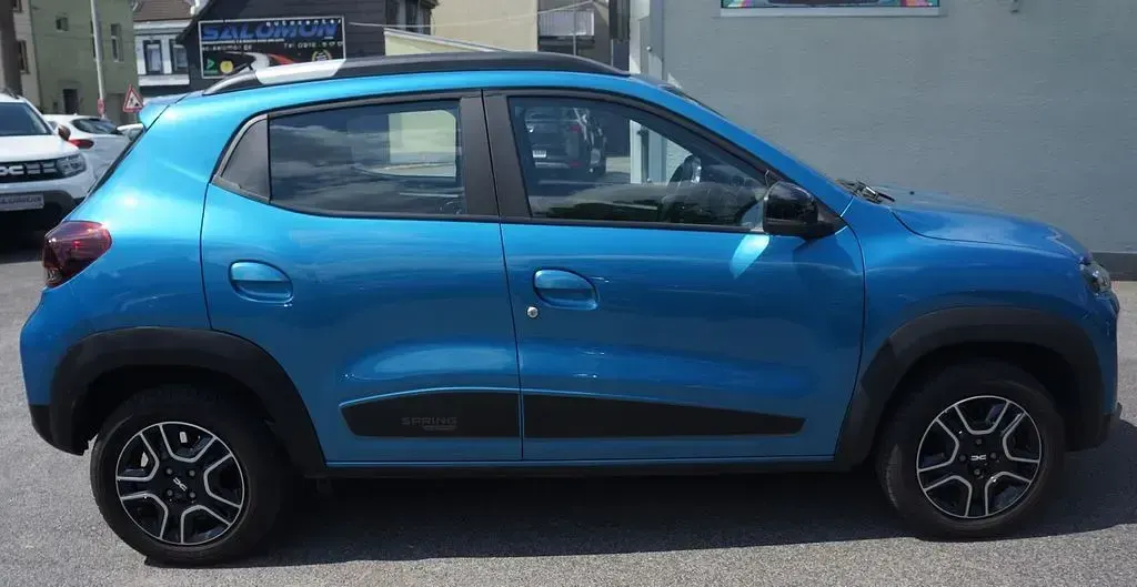 Gebraucht Dacia Spring 33 kW (45 PS) 2023 Adriablaumetallic (metallic) Kleinwagen