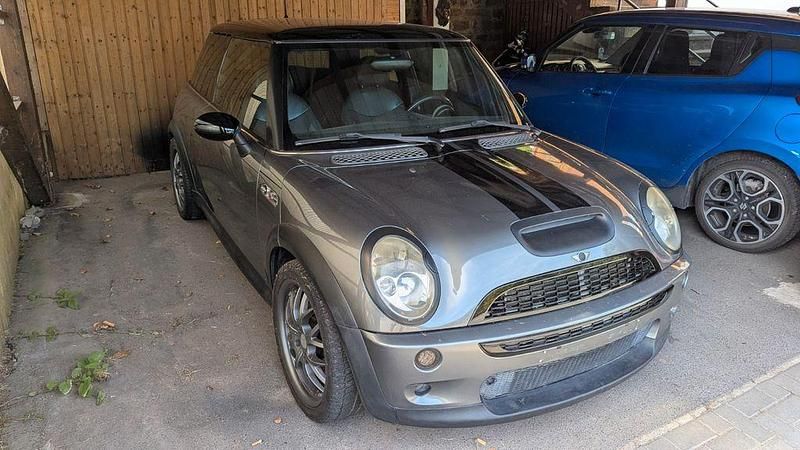Grau Gebraucht 2002 Mini Cooper S Kleinwagen | 4.999 € - Bild 1/4
