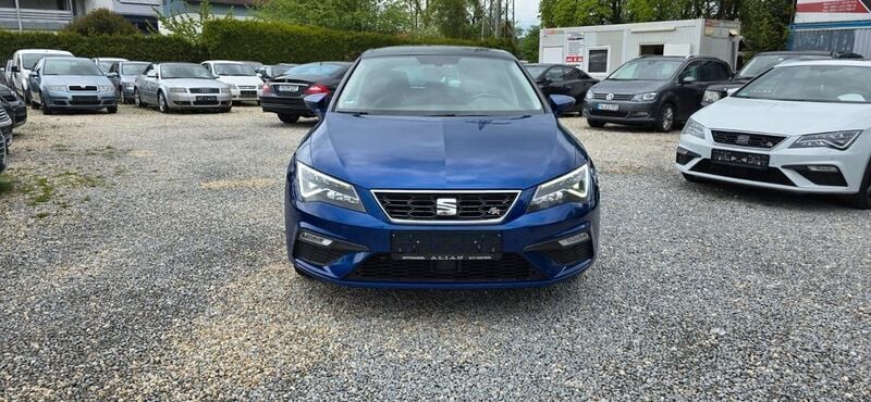 Blau Gebraucht 2018 Seat Leon FR Limousine | 11.000 € (Superpreis) - Bild 1/4