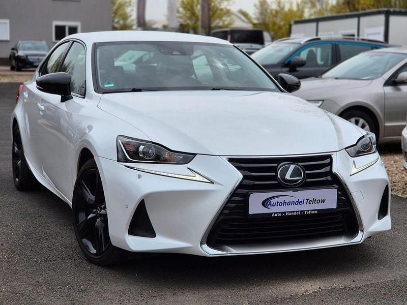 Gebraucht Lexus IS300h 181 PS (133 kW) 2018 Weiß Limousine