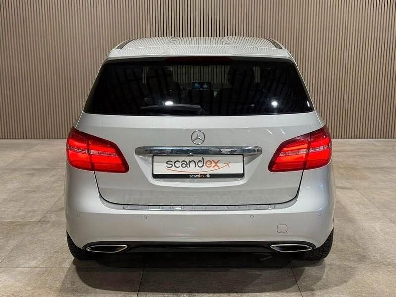 Gebraucht Mercedes B200 136 PS (100 kW) 2015 Silber Van / Kleinbus