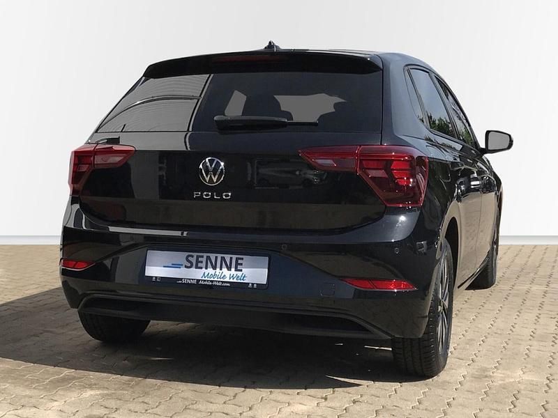 Gebraucht VW Polo Move 95 PS (69 kW) 2024 Schwarz (deep black perleffekt) Limousine