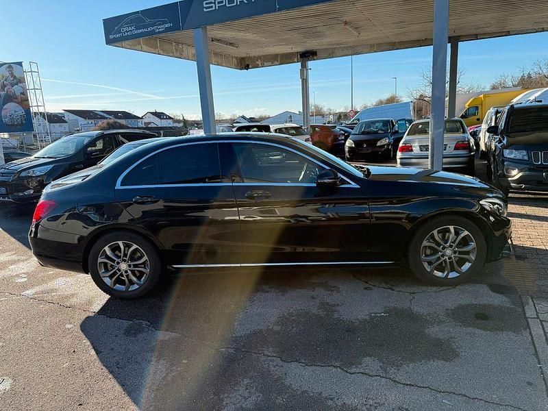 Schwarz Gebraucht 2016 Mercedes C220 Limousine | 17.900 € (Fairer Preis) - Bild 1/4