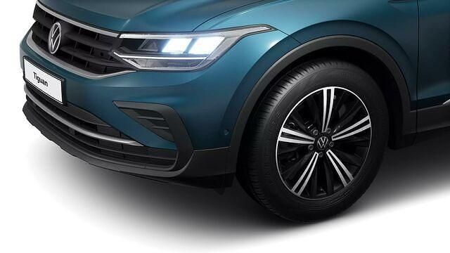 Gebraucht VW Tiguan Move 150 PS (110 kW) 2024 Nightshade blue metallic SUV