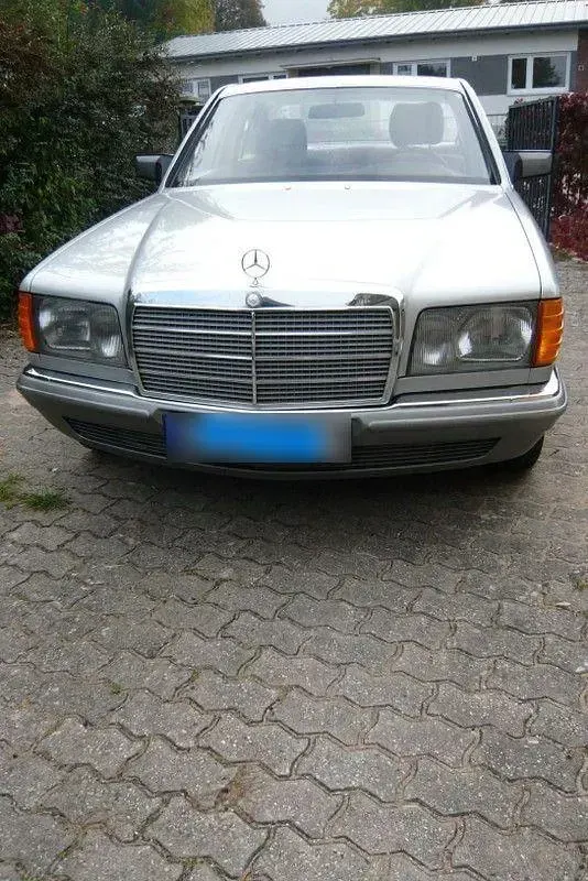 Brugt Mercedes E280 185 HK (136 kW) 1981 Sølv Sedan