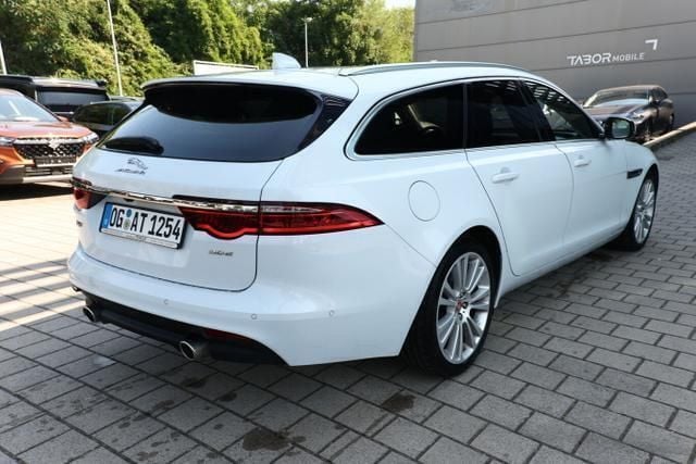 Yulong white yulong white Gebraucht 2018 Jaguar XF Sportbrake Portfolio Kombi | 30.824 € (Etwas zu teuer) - Bild 1/4