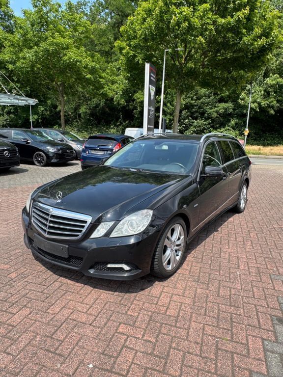 Schwarz Gebraucht 2009 Mercedes E350 Avantgarde Kombi | 6.800 € (Superpreis) - Bild 1/4