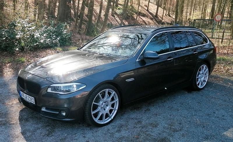 Andere außenfarben Gebraucht 2017 BMW 530 Kombi | 16.950 € (Guter Preis) - Bild 1/4