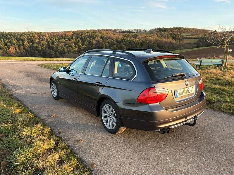 Gebraucht BMW 325 M Sport 218 PS (160 kW) 2007 Grau Kombi