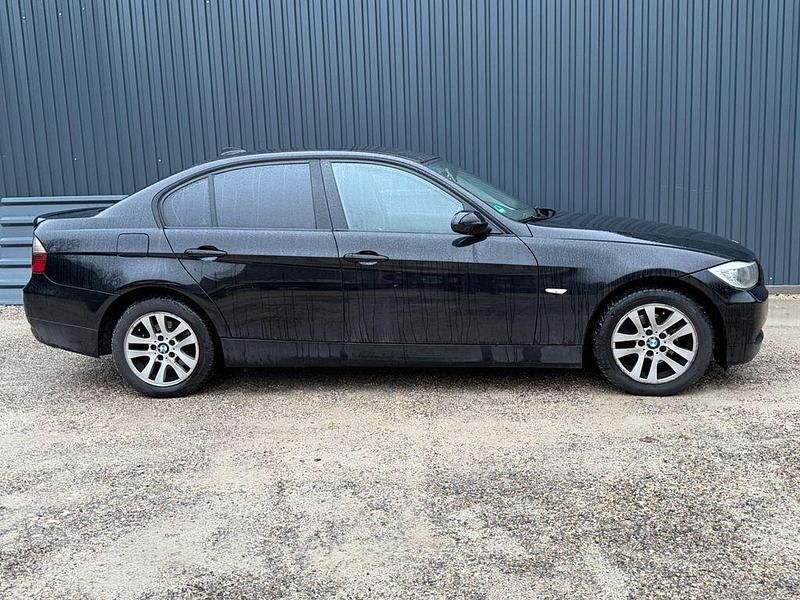 Gebraucht BMW 318 Advantage 129 PS (94 kW) 2006 Schwarz Limousine