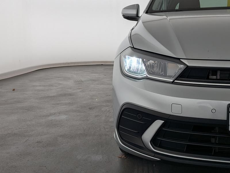 Używany VW Polo Move 110 KM (80 kW) 2024 Srebrny Hatchback