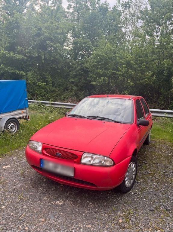 Rot Gebraucht 1999 Ford Fiesta Kleinwagen | 800 € (Fairer Preis) - Bild 1/4