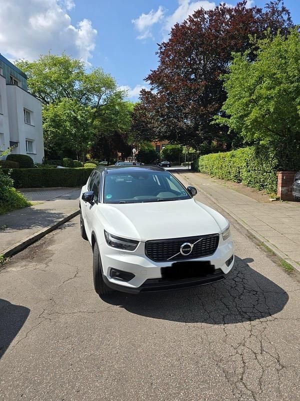 Weiß Gebraucht 2020 Volvo XC40 R-Design SUV | 24.500 € (Fairer Preis) - Bild 1/4