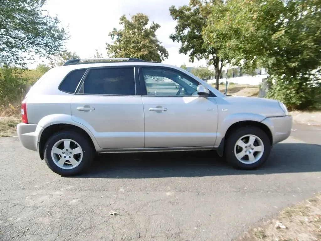 Gebraucht Hyundai Tucson 175 PS (128 kW) 2005 Silber SUV