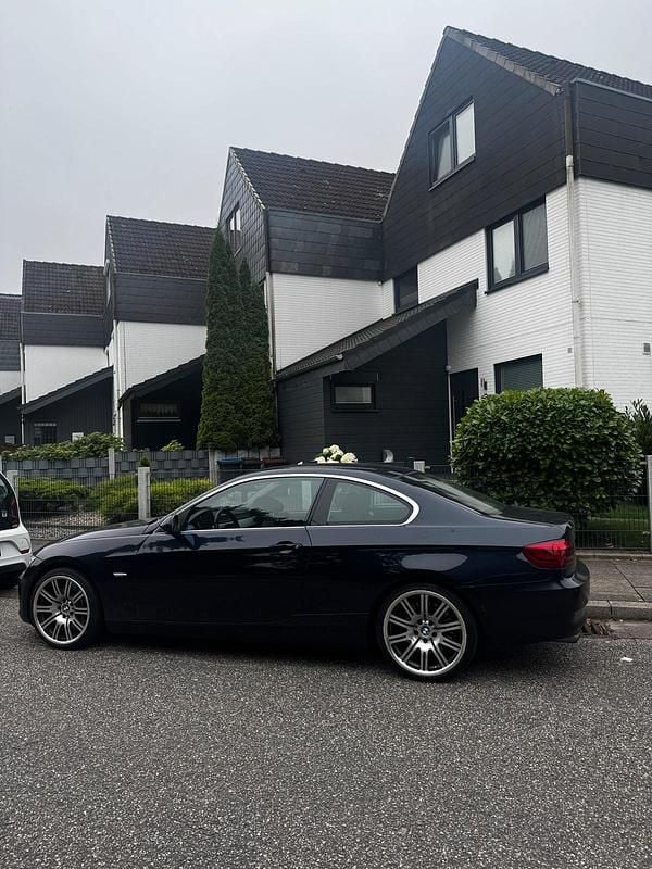 Gebraucht BMW 330 231 PS (169 kW) 2007 Blau Coupé