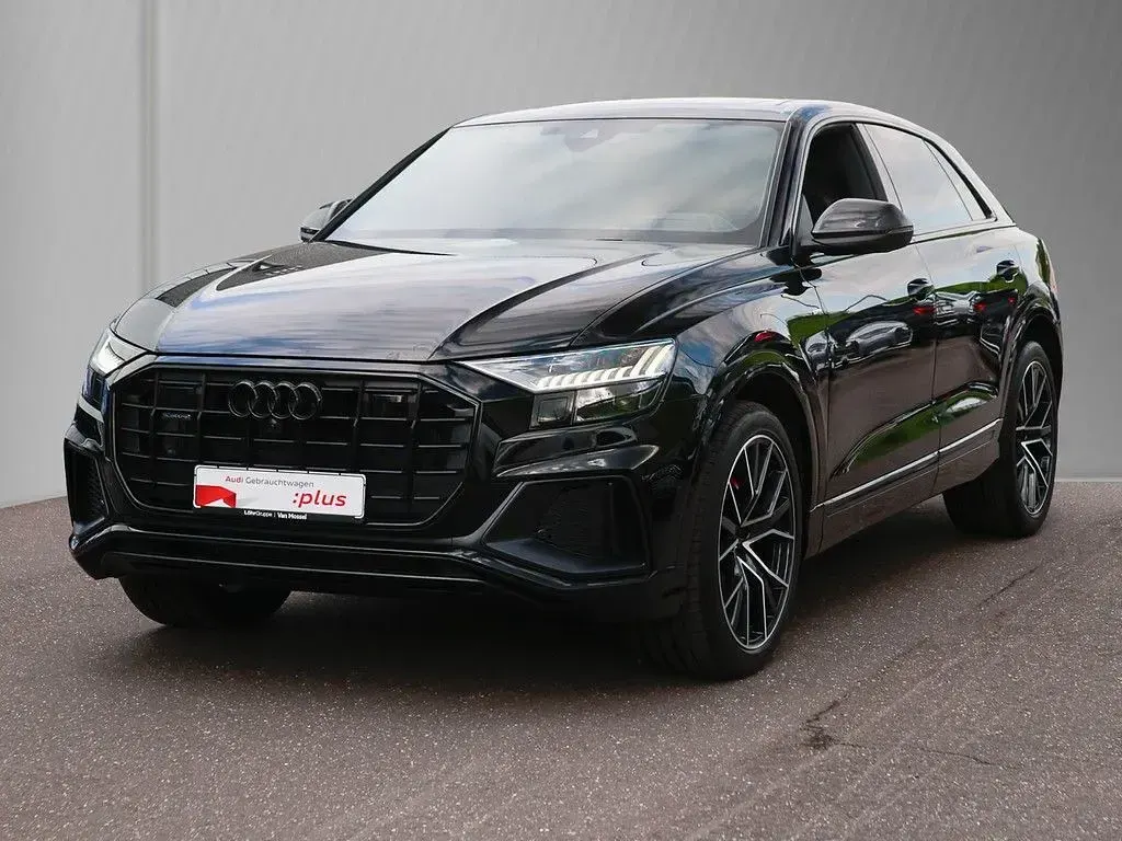 Gebraucht Audi Q8 Competition 286 PS (210 kW) 2023 Mythosschwarz metallic SUV