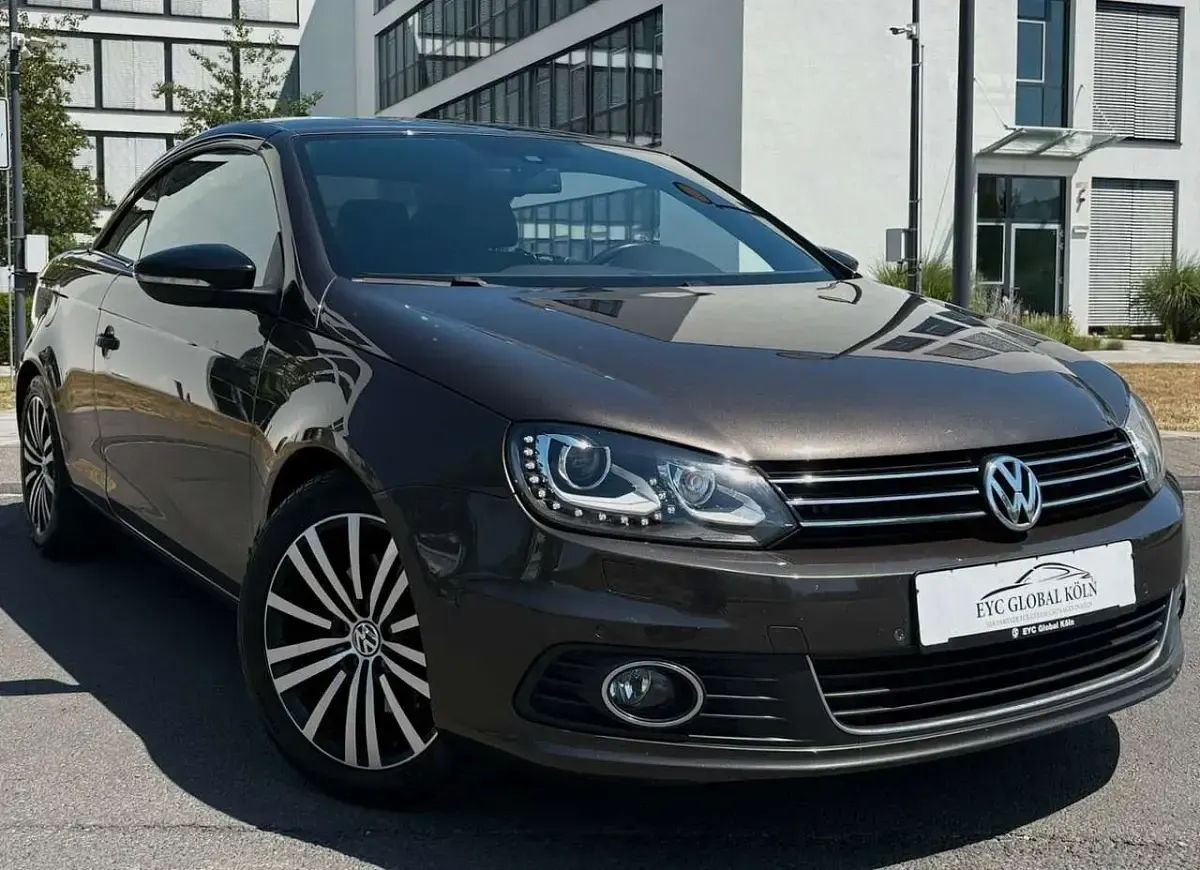 Gebraucht VW Eos Sport 140 PS (102 kW) 2015 Schwarz Cabrio