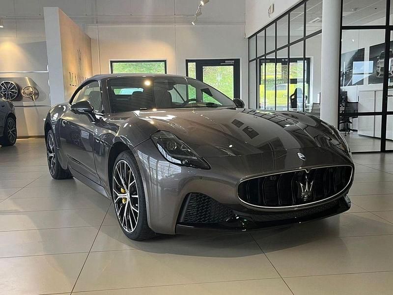 Neu Maserati GranCabrio 491 PS (361 kW) 2026 Grau Cabrio