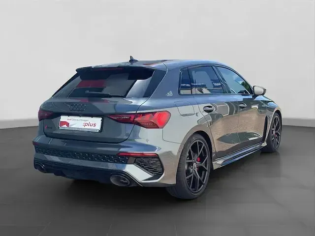 Gebraucht Audi RS3 Sportback Premium 400 PS (294 kW) 2024 Daytonagrau perleffekt Kleinwagen