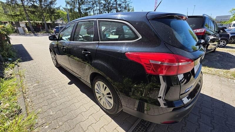 Second-hand Ford Focus 120 CP (88 kW) 2016 Negru Break