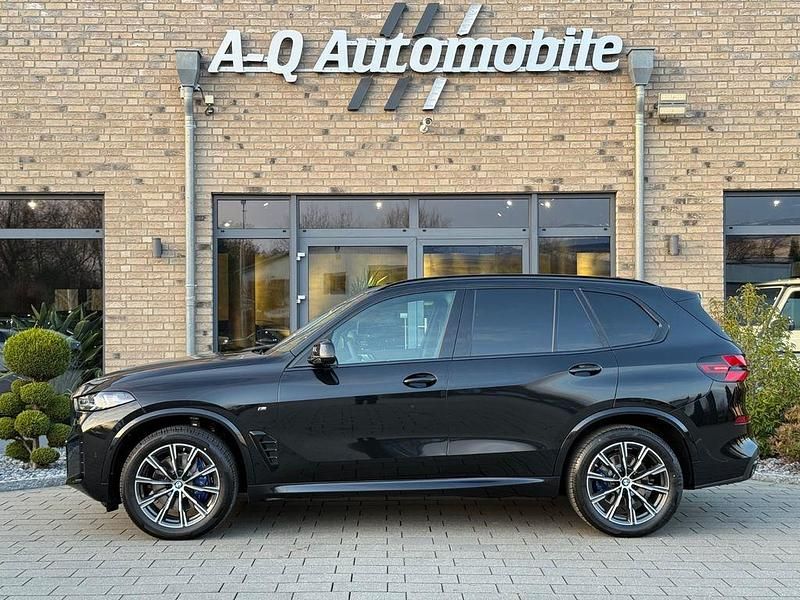 Neu BMW X5 Shadowline 286 PS (210 kW) 2025 Black sapphire metallic SUV