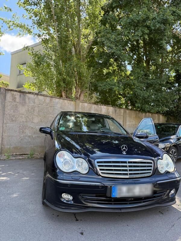 Blau Gebraucht 2002 Mercedes C320 Limousine | 4.600 € - Bild 1/4
