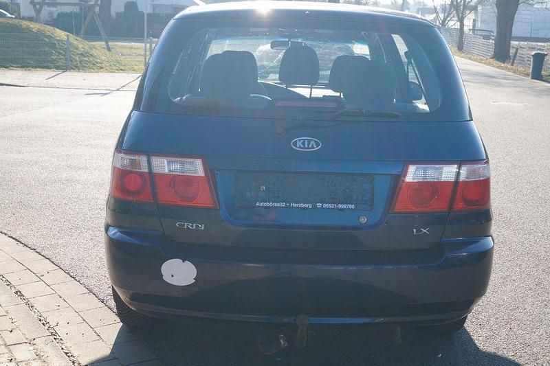 Gebraucht Kia Carens LX 140 PS (102 kW) 2006 Blau Van / Kleinbus