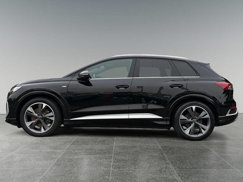 Gebraucht Audi e-tron S-Line 219 kW (299 PS) 2022 Mythosschwarz (metallic) SUV