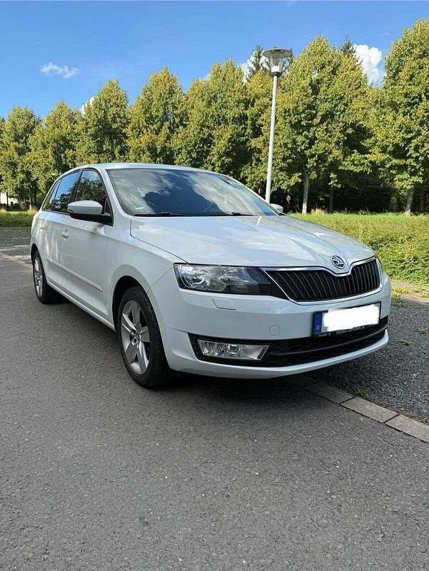 Weiß Gebraucht 2016 Skoda Rapid Joy Limousine | 8.400 € (Fairer Preis) - Bild 1/4