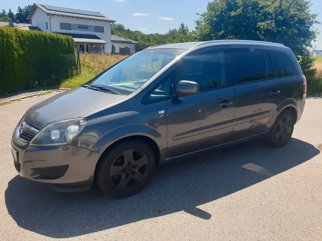 Gebraucht Opel Zafira Edition 116 PS (85 kW) 2010 Grau Van / Kleinbus