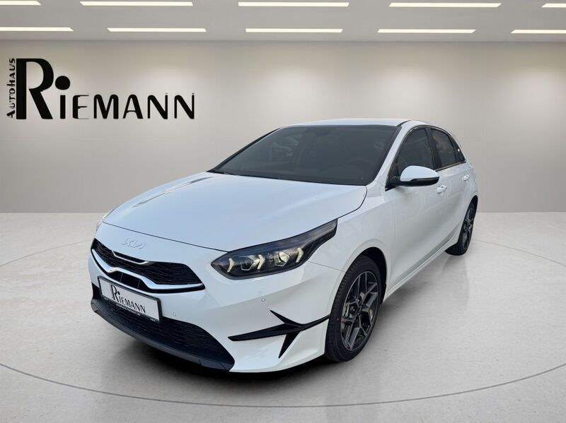 Gebraucht Kia Ceed Style 101 PS (74 kW) 2025 Weiß Kleinwagen