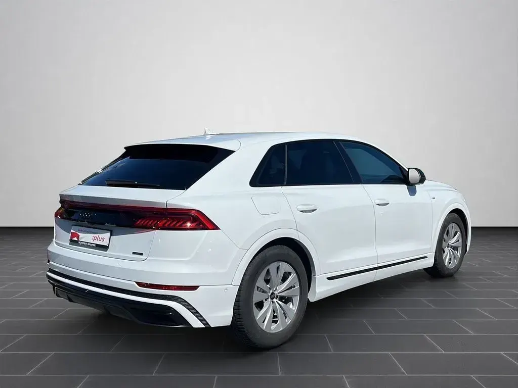 Gebraucht Audi Q8 S-Line 286 PS (210 kW) 2023 Gletscherweiß metallic SUV
