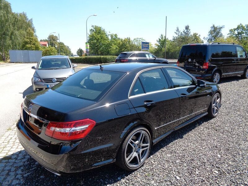 Gebraucht Mercedes E350 Avantgarde 292 PS (214 kW) 2010 Schwarz Limousine