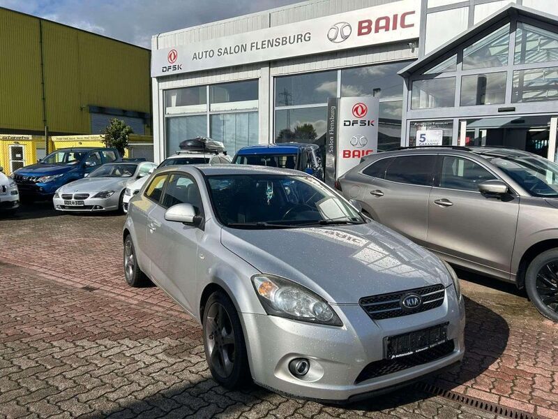 Grau Gebraucht 2010 Kia Ceed LX Kleinwagen | 1.999 € (Etwas zu teuer) - Bild 1/4