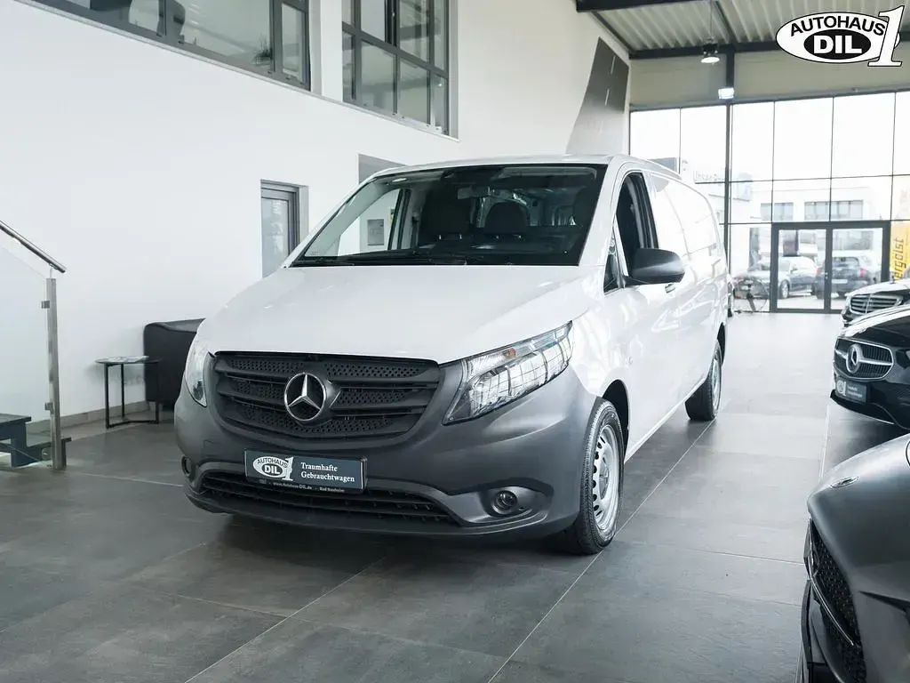 Gebraucht Mercedes Vito 163 PS (119 kW) 2021 Arktikweiß Van