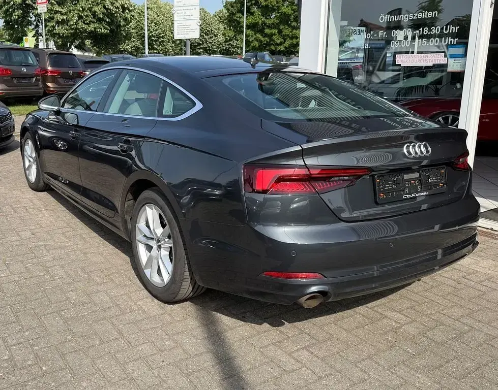 Gebraucht Audi A5 Sportback Basis 190 PS (139 kW) 2018 Grau Kleinwagen