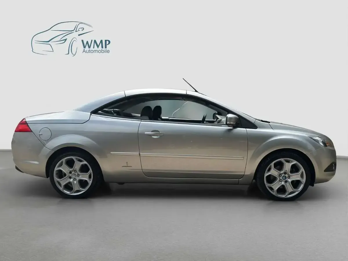 Gebraucht Ford Focus Cabriolet Titanium 145 PS (106 kW) 2010 Grau Cabrio