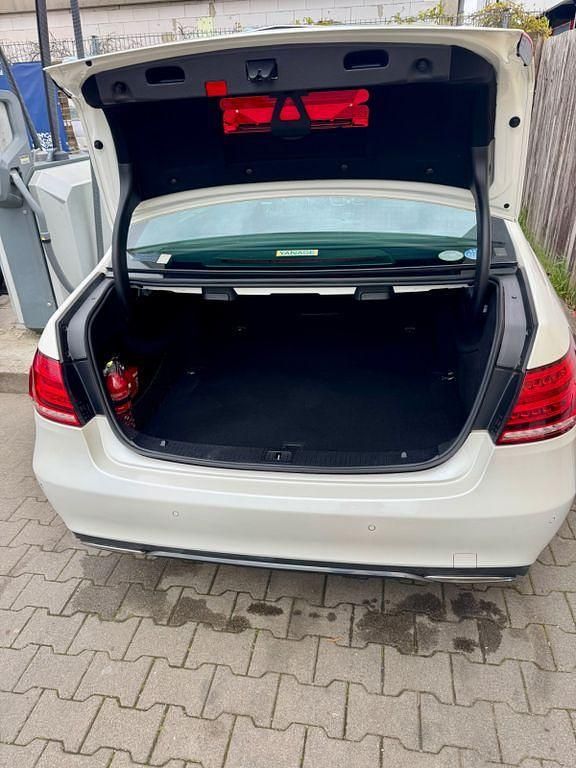 Gebraucht Mercedes E400 Avantgarde 333 PS (244 kW) 2014 Weiß Limousine