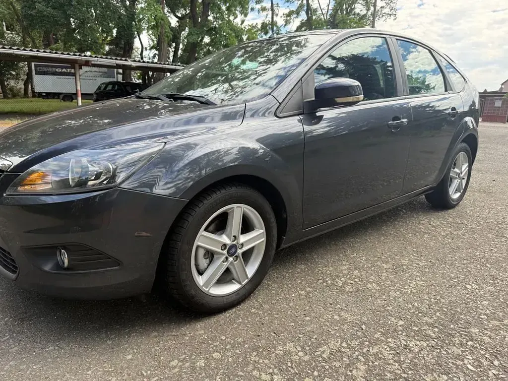 Gebraucht Ford Focus Titanium 125 PS (91 kW) 2009 Blau Limousine