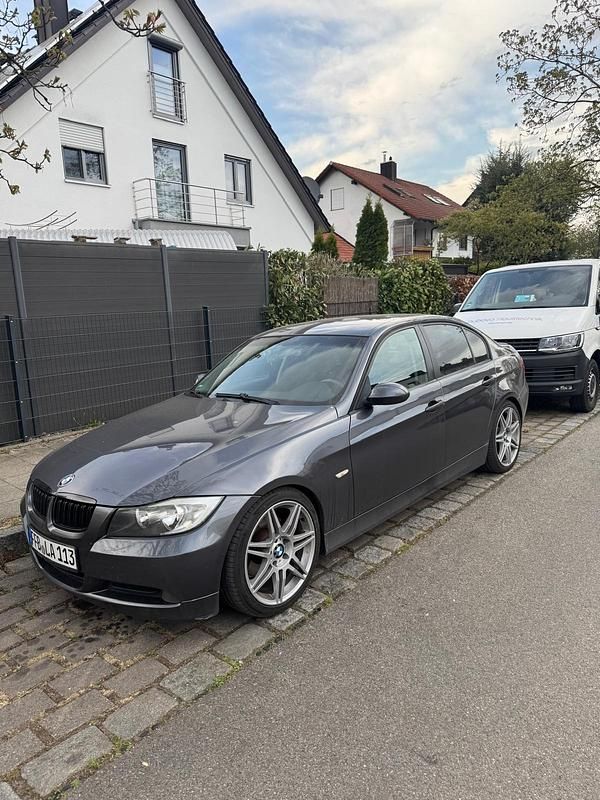 Grau Gebraucht 2008 BMW 320 Basis Limousine | 3.500 € (Guter Preis) - Bild 1/4