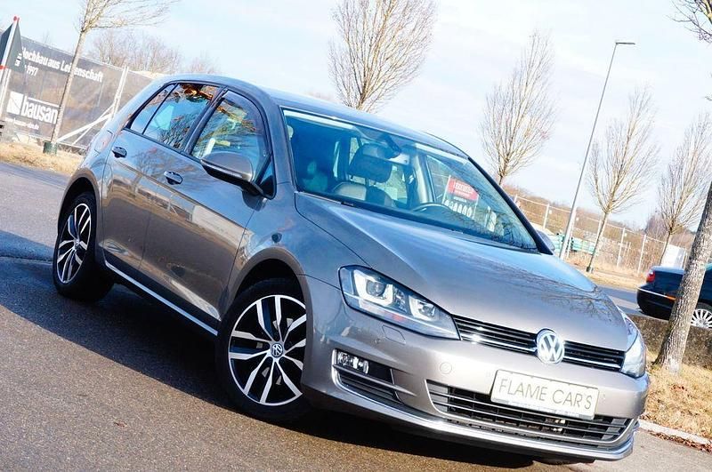 Grau Gebraucht 2013 VW Golf Highline Limousine | 10.900 € (Etwas zu teuer) - Bild 1/4